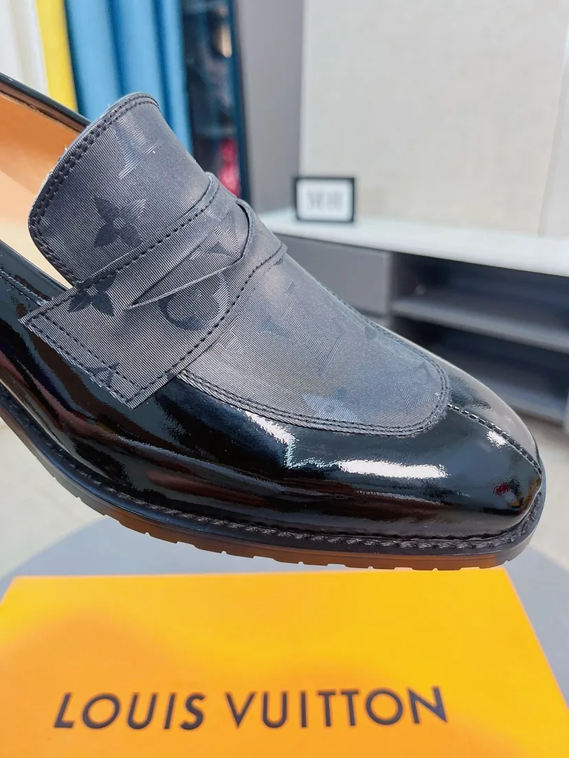 Men's Men's Shoes 💰480🌹🌹《Lv》The latest and most popular casual business leather shoes, top brands [Seduce] Luxury ~ Purchasing, [Strong] The uppers are made of imported patent leather with printed original material ➕ Genuine leather lining (•) fine workmanship. The original stylish and stylish soft rubber wear-resistant and non-slip outsole is light and comfortable on the feet. The real thing looks better in real life. 38-44, 45 can be customized.